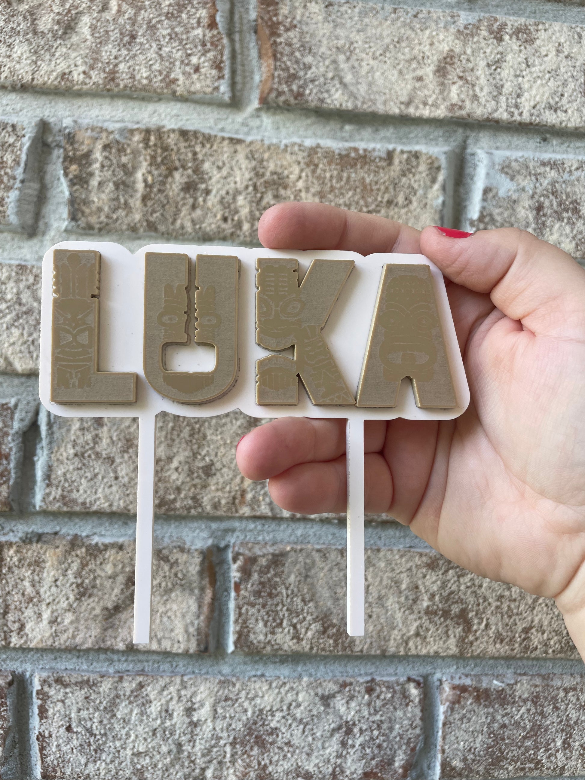 Luka Tiki Style Cake Topper with Prongs